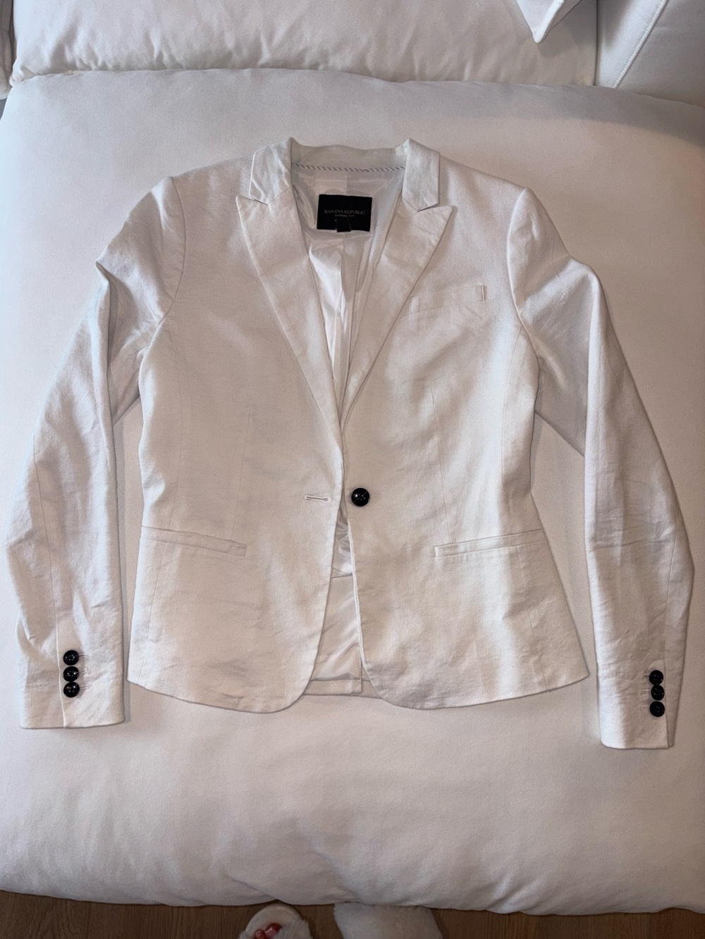 Banana Republic Women’s White Classic Fit Linen Blazer